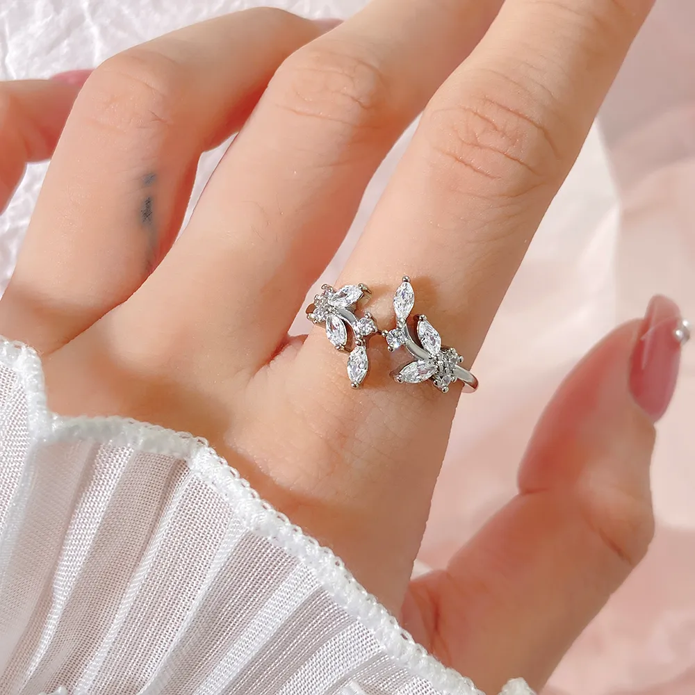 Elegant Leaves Copper Zircon K Gold Plated White Gold Plated Women's Open Rings display picture 4