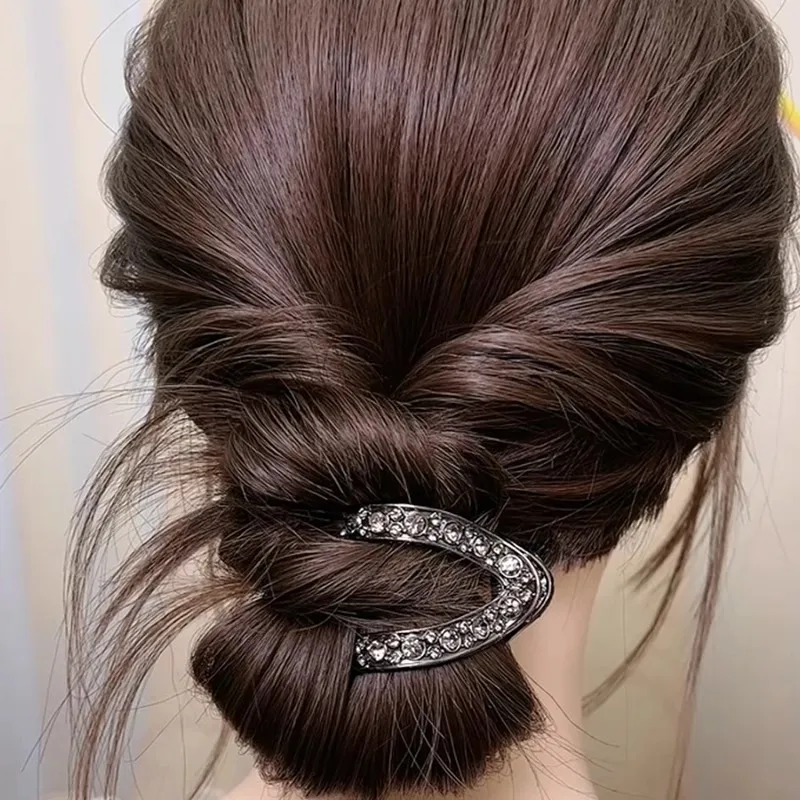 Women's Elegant Modern Style V Type Metal Hair Clip display picture 5