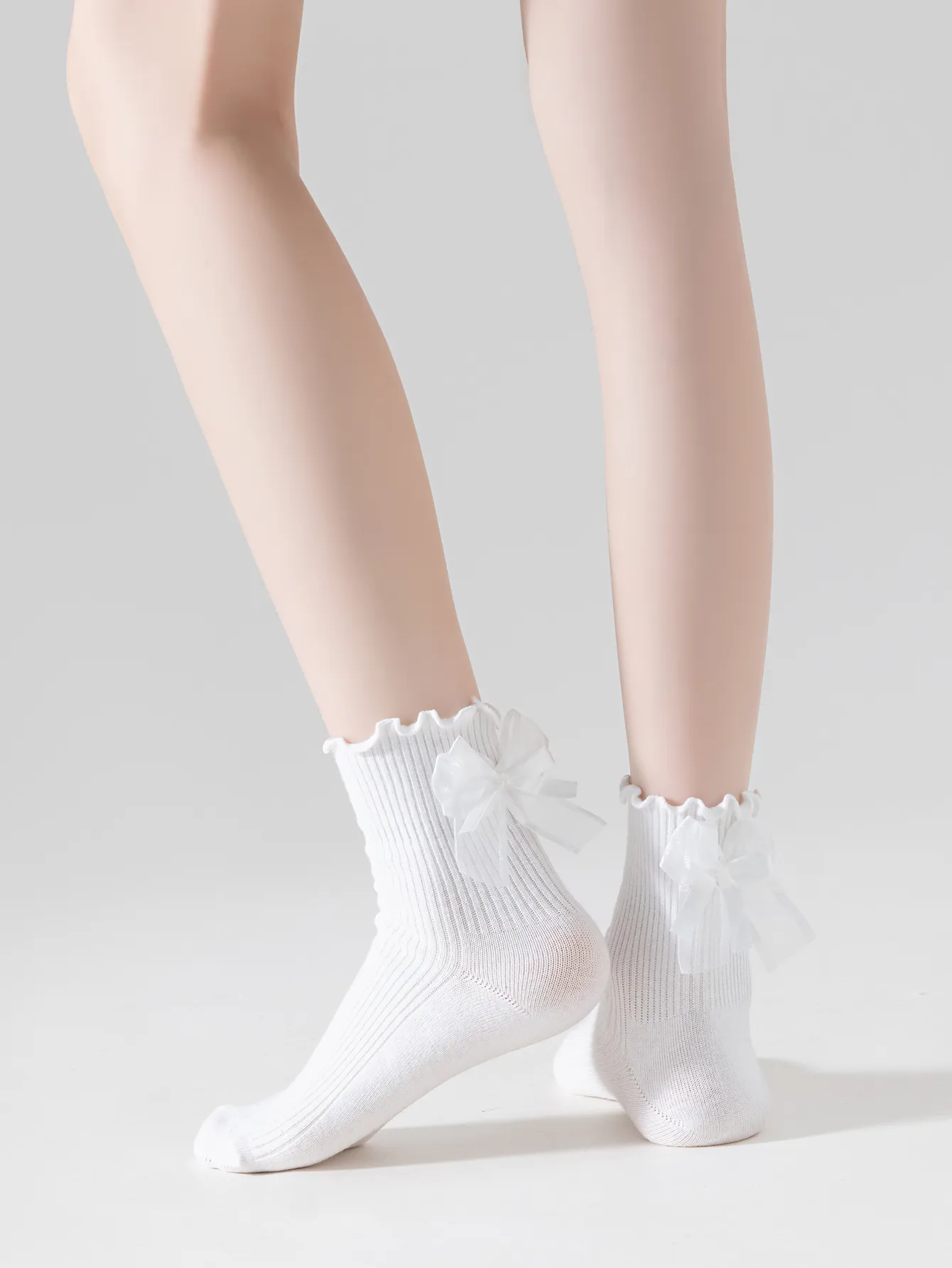 Women's Cute Sweet Solid Color Cotton Bowknot Crew Socks 1 Piece display picture 2