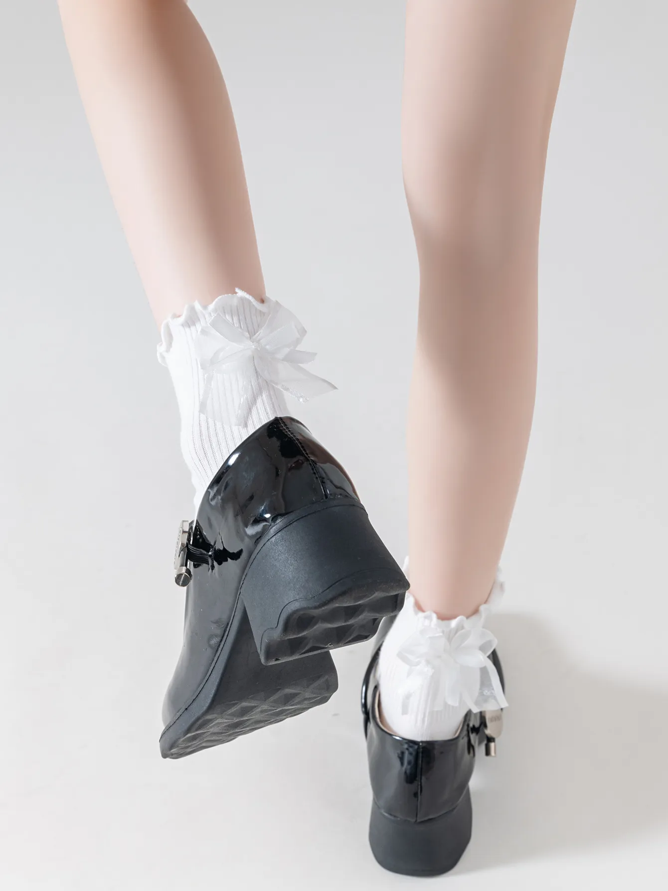 Women's Cute Sweet Solid Color Cotton Bowknot Crew Socks 1 Piece display picture 5