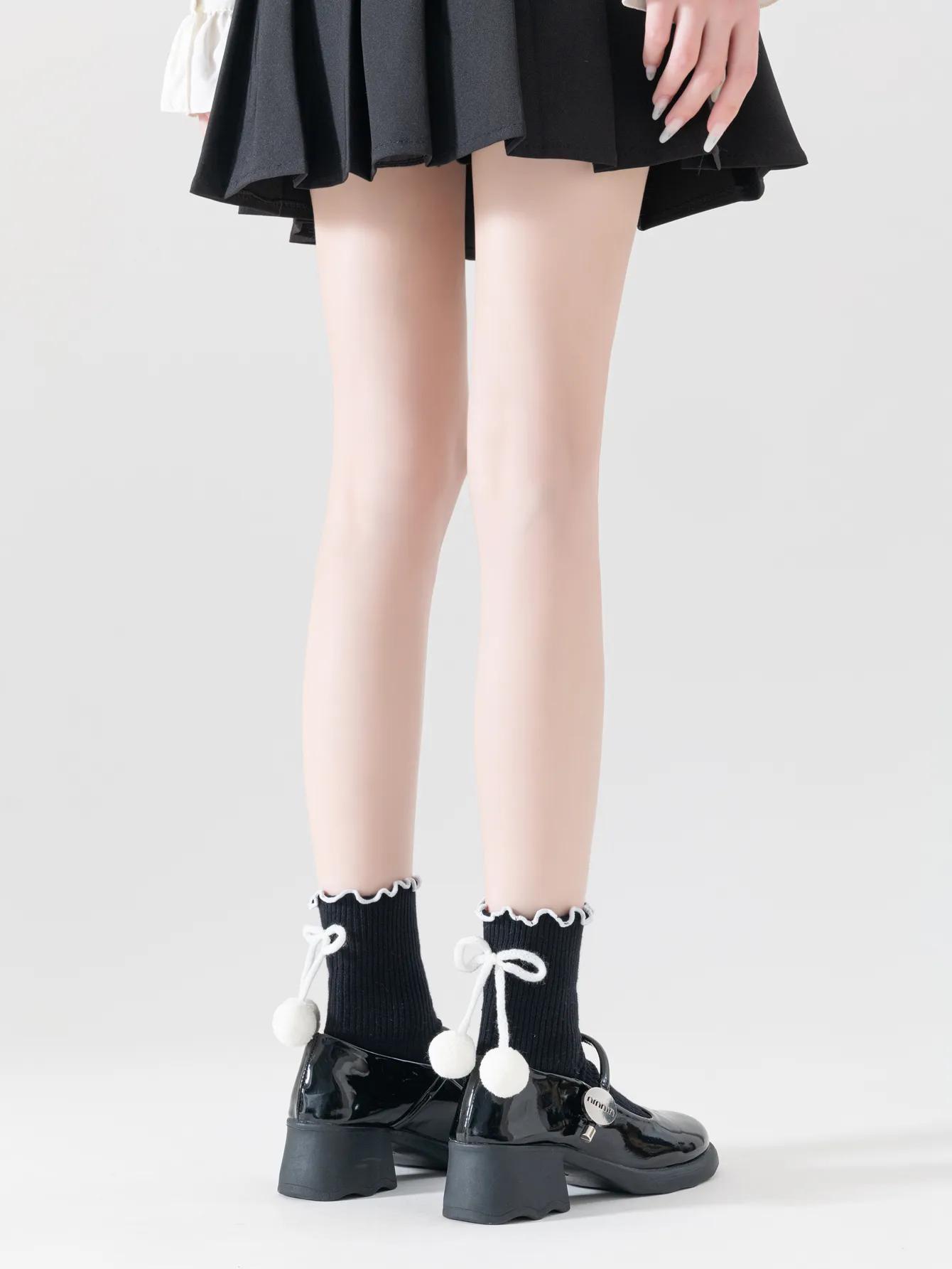 Women's Sweet Color Block Cotton Pom Poms Crew Socks 1 Piece display picture 9