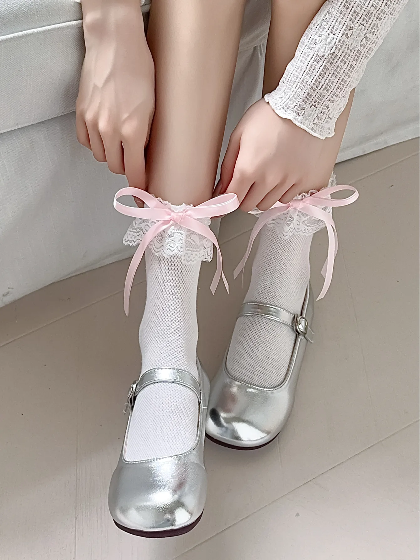 Women's Cute Sweet Solid Color Lace Cotton Appliques Crew Socks 1 Piece display picture 7