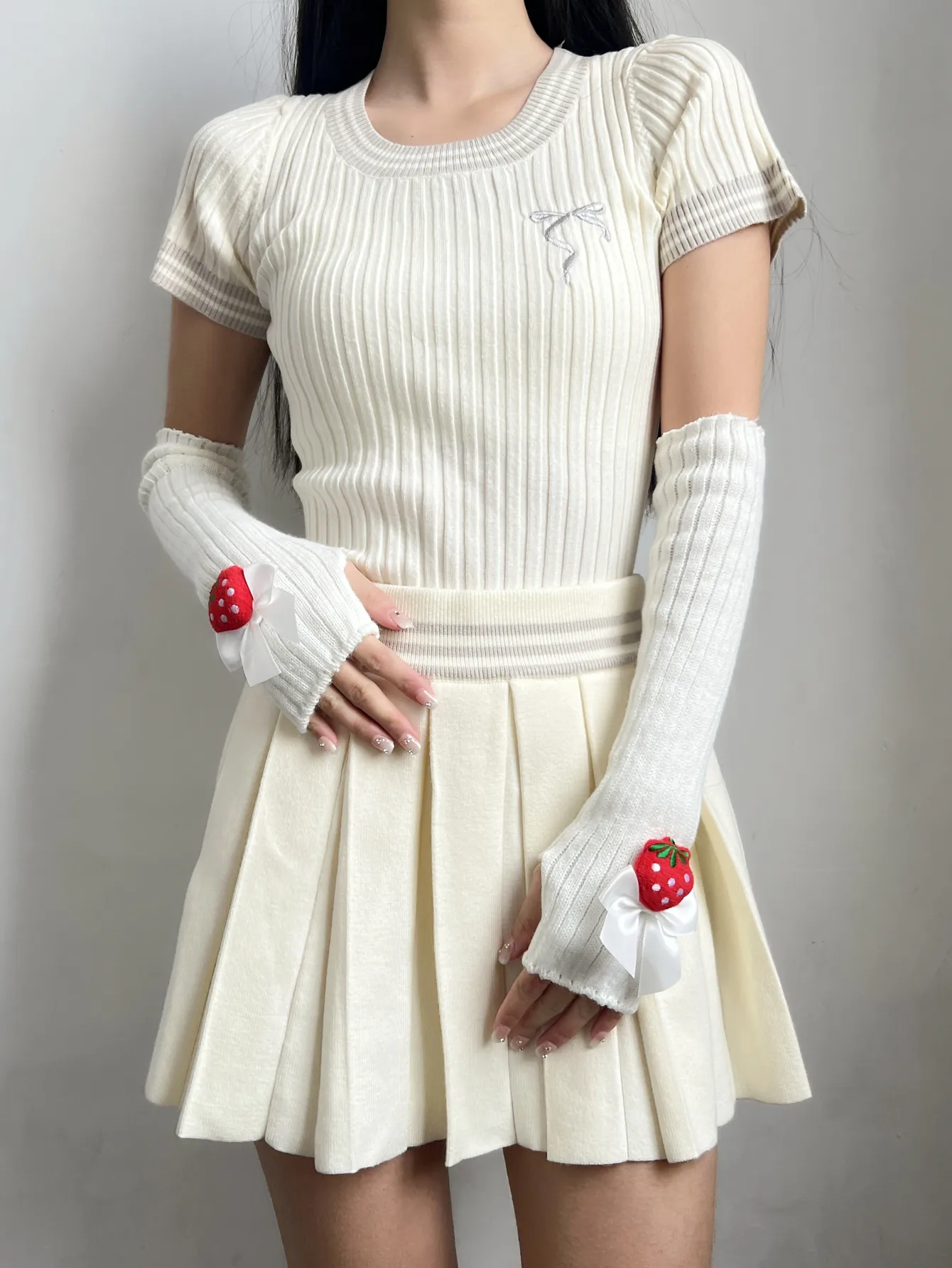 Women's Cute Sweet Fruit Strawberry Bow Knot Gloves Arm Sleeves display picture 3