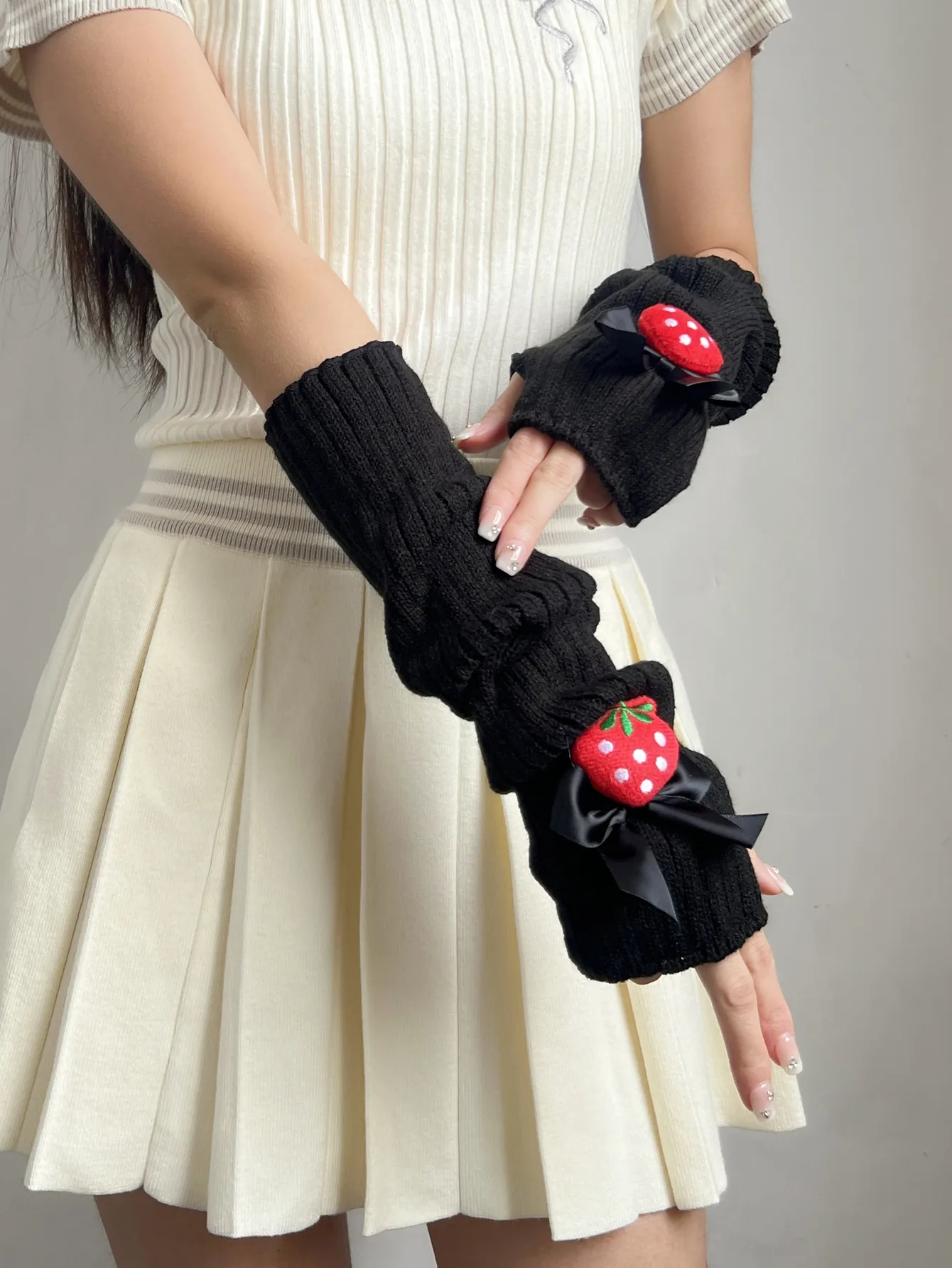 Women's Cute Sweet Fruit Strawberry Bow Knot Gloves Arm Sleeves display picture 5