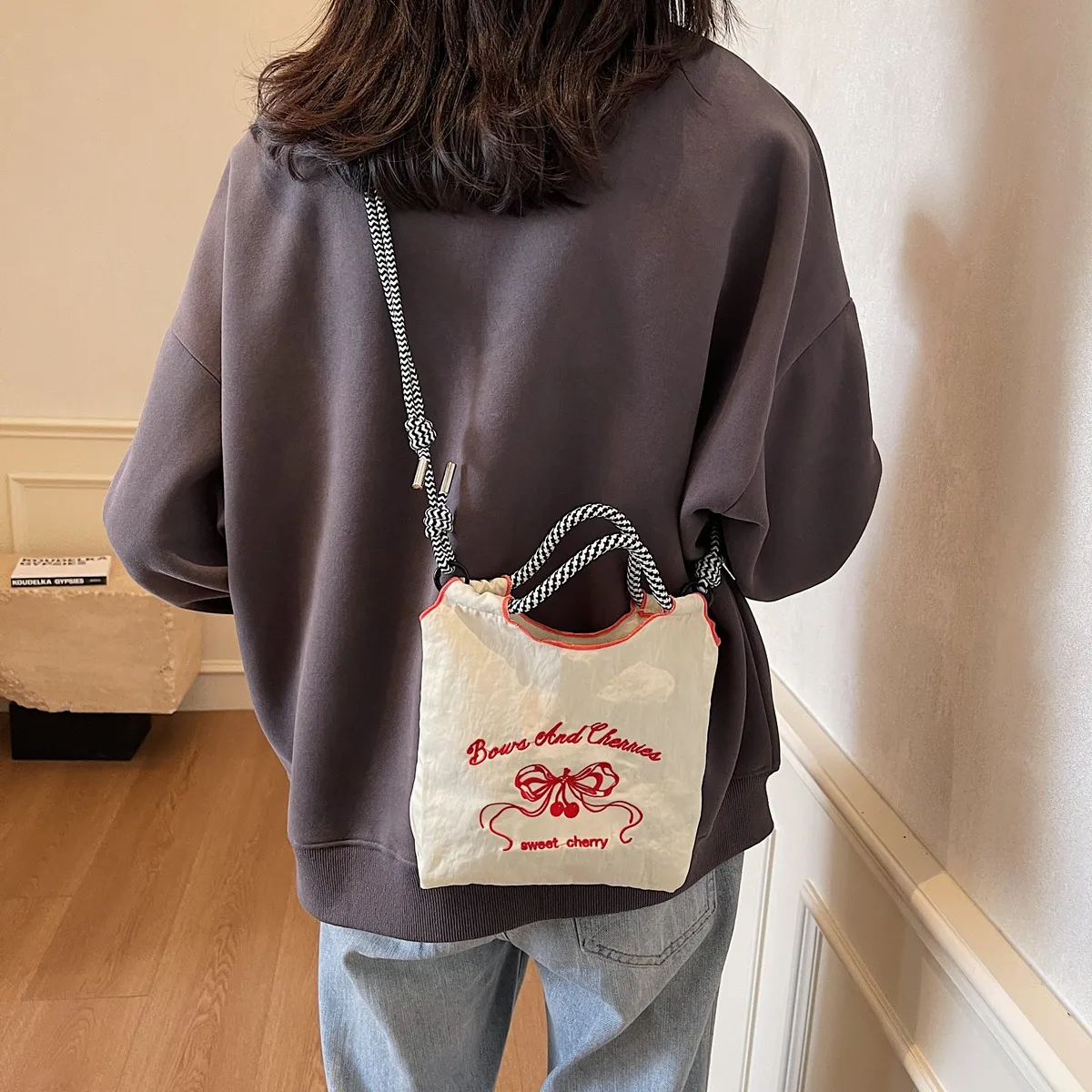 Women's Nylon Letter Bow Knot Cute Classic Style Square Open Crossbody Bag display picture 6