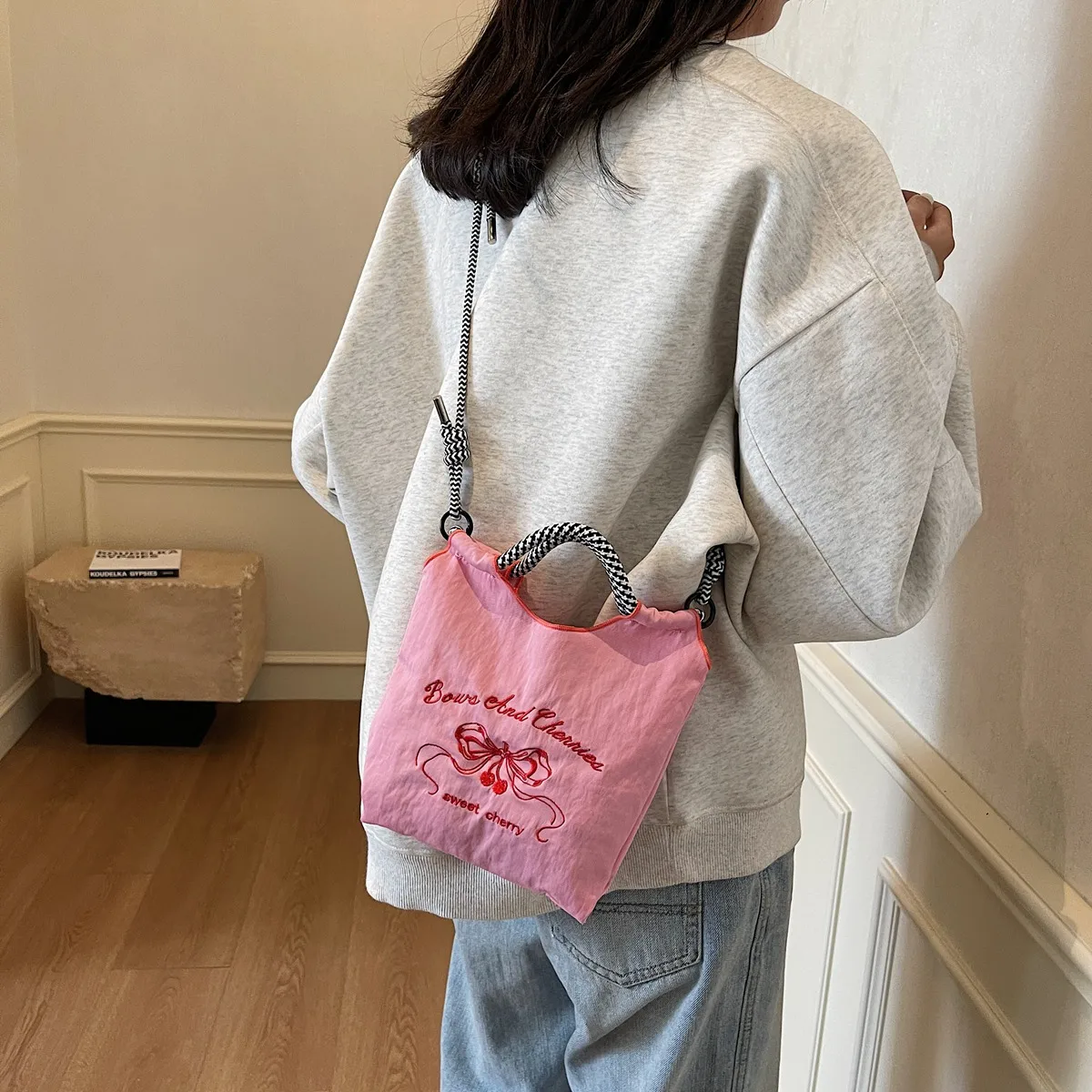 Women's Nylon Letter Bow Knot Cute Classic Style Square Open Crossbody Bag display picture 5