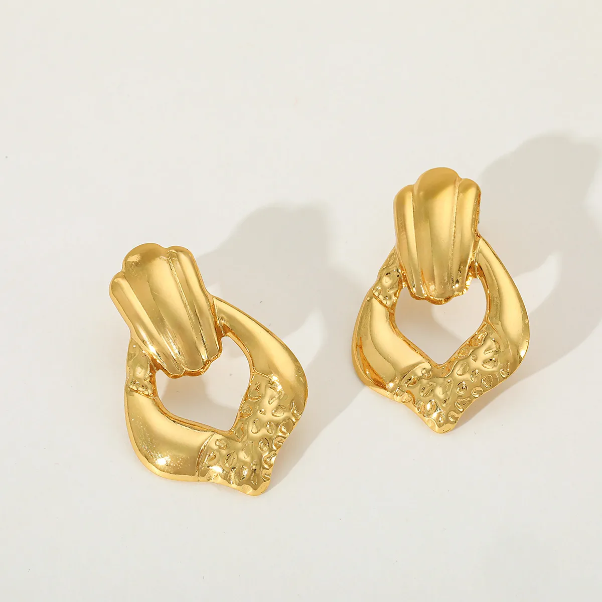 1 Pair Elegant Simple Style Artistic Geometric 304 Stainless Steel 18K Gold Plated Ear Studs display picture 4