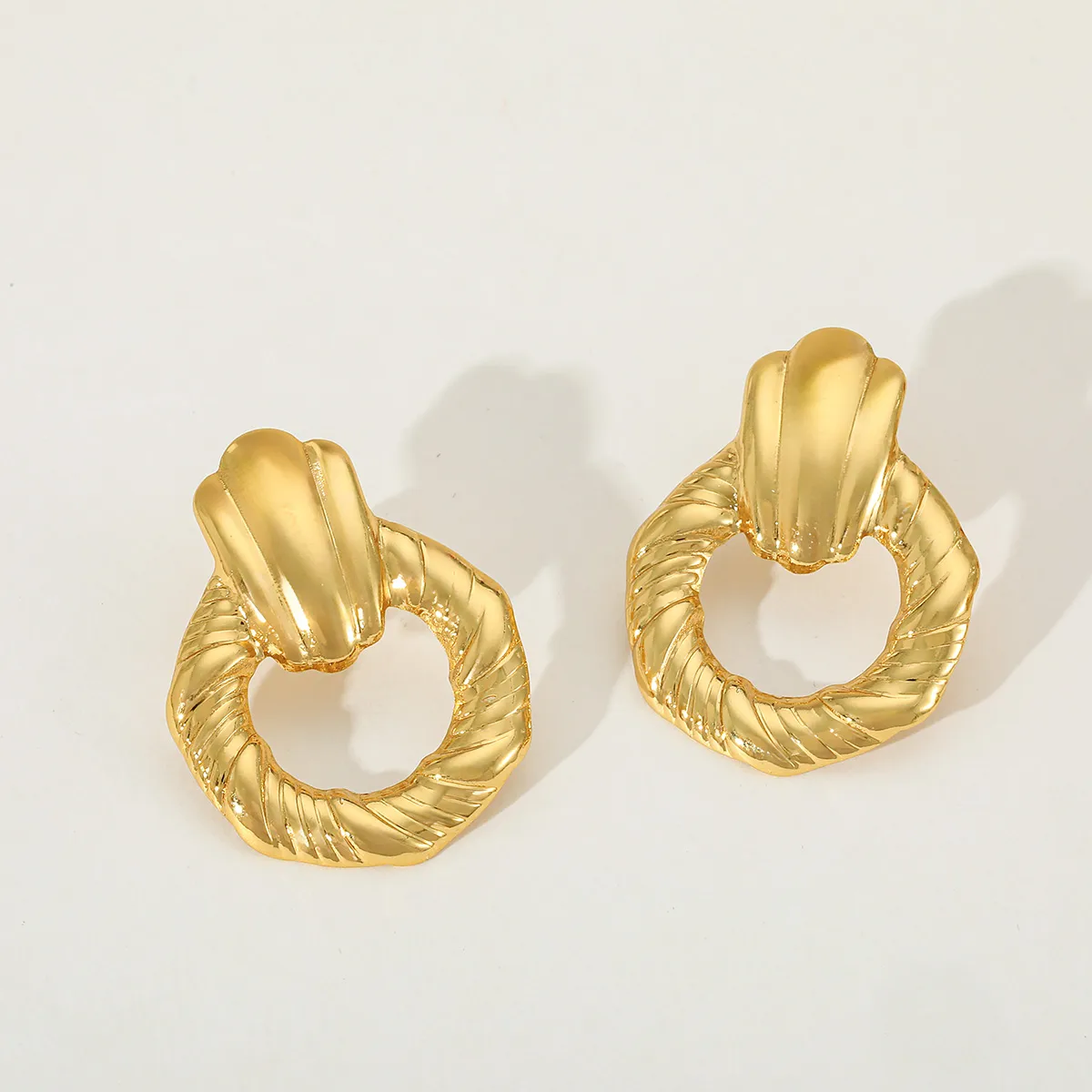 1 Pair Elegant Simple Style Artistic Geometric 304 Stainless Steel 18K Gold Plated Ear Studs display picture 3