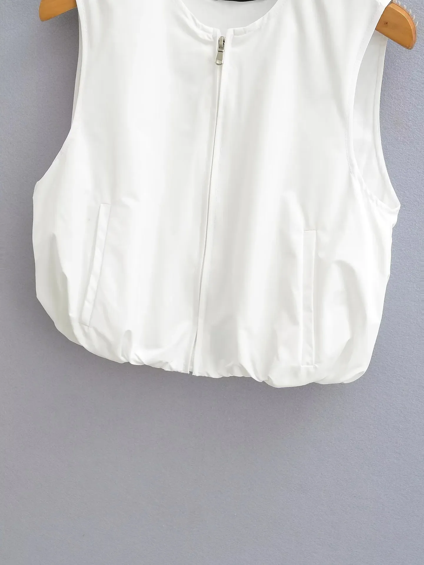 Women's Vest Tank Tops Elegant Solid Color display picture 8
