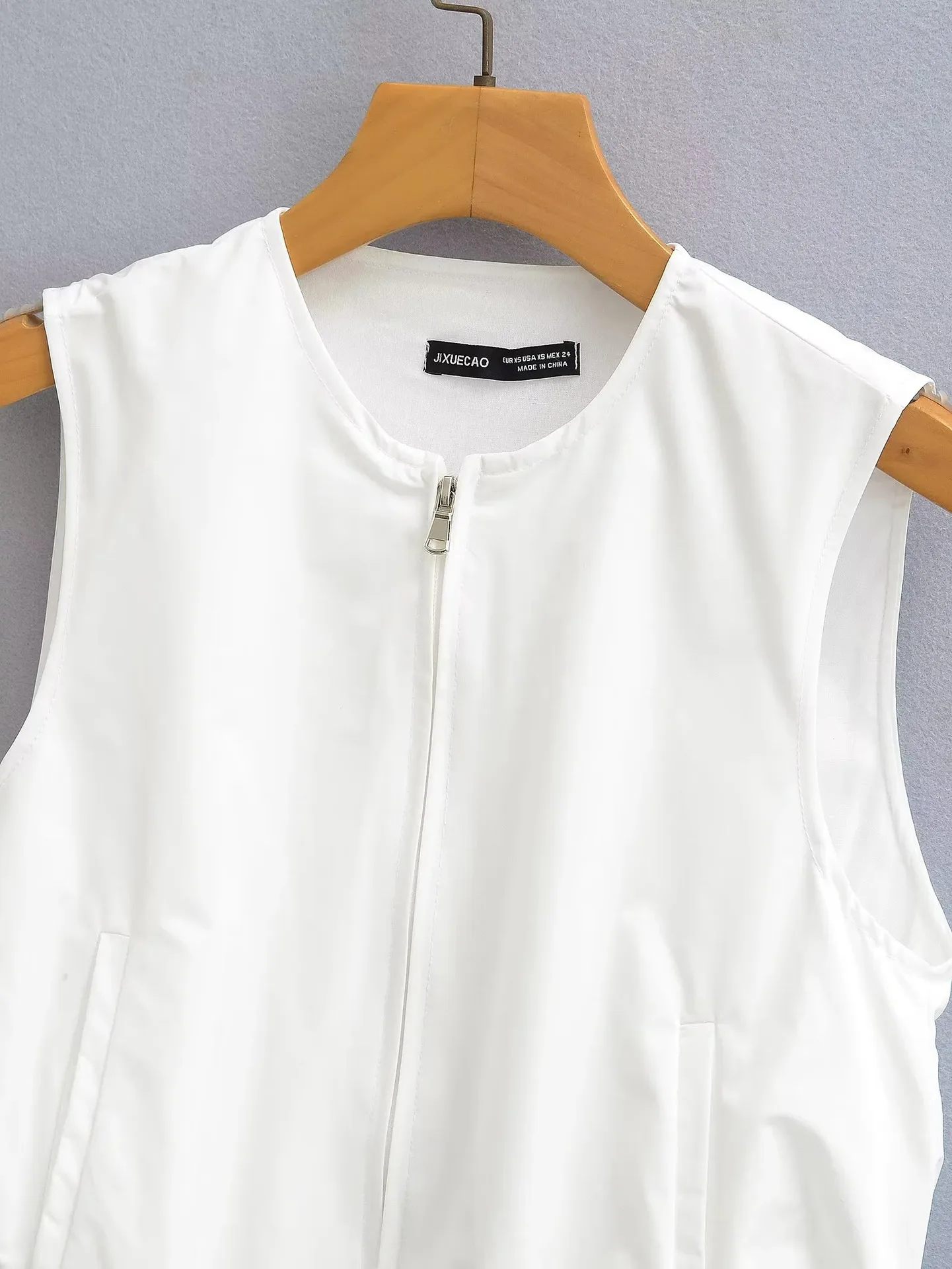 Women's Vest Tank Tops Elegant Solid Color display picture 9