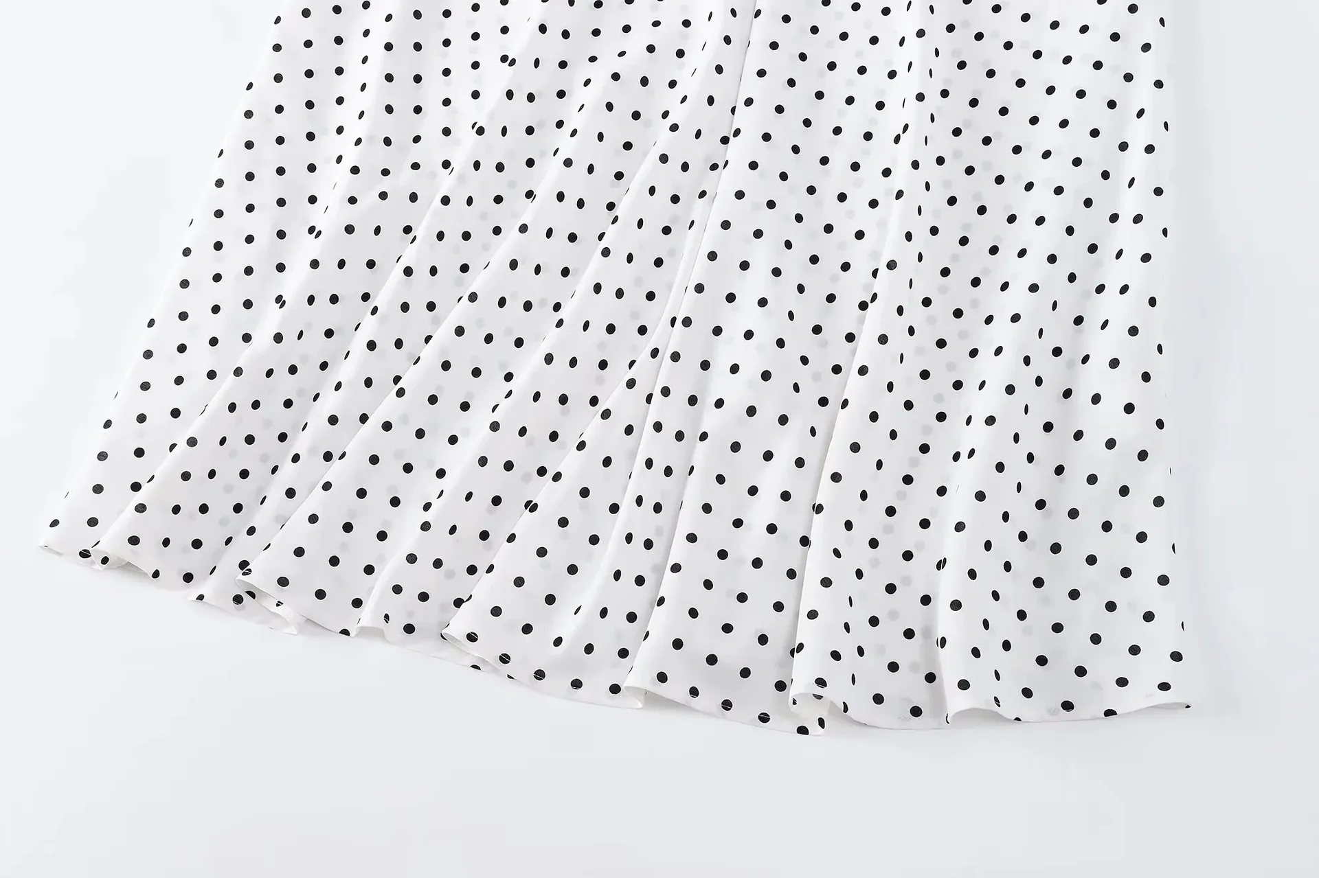 Women's Sheath Dress Elegant Halter Neck Sleeveless Round Dots Midi Dress Holiday Banquet Selfie display picture 5