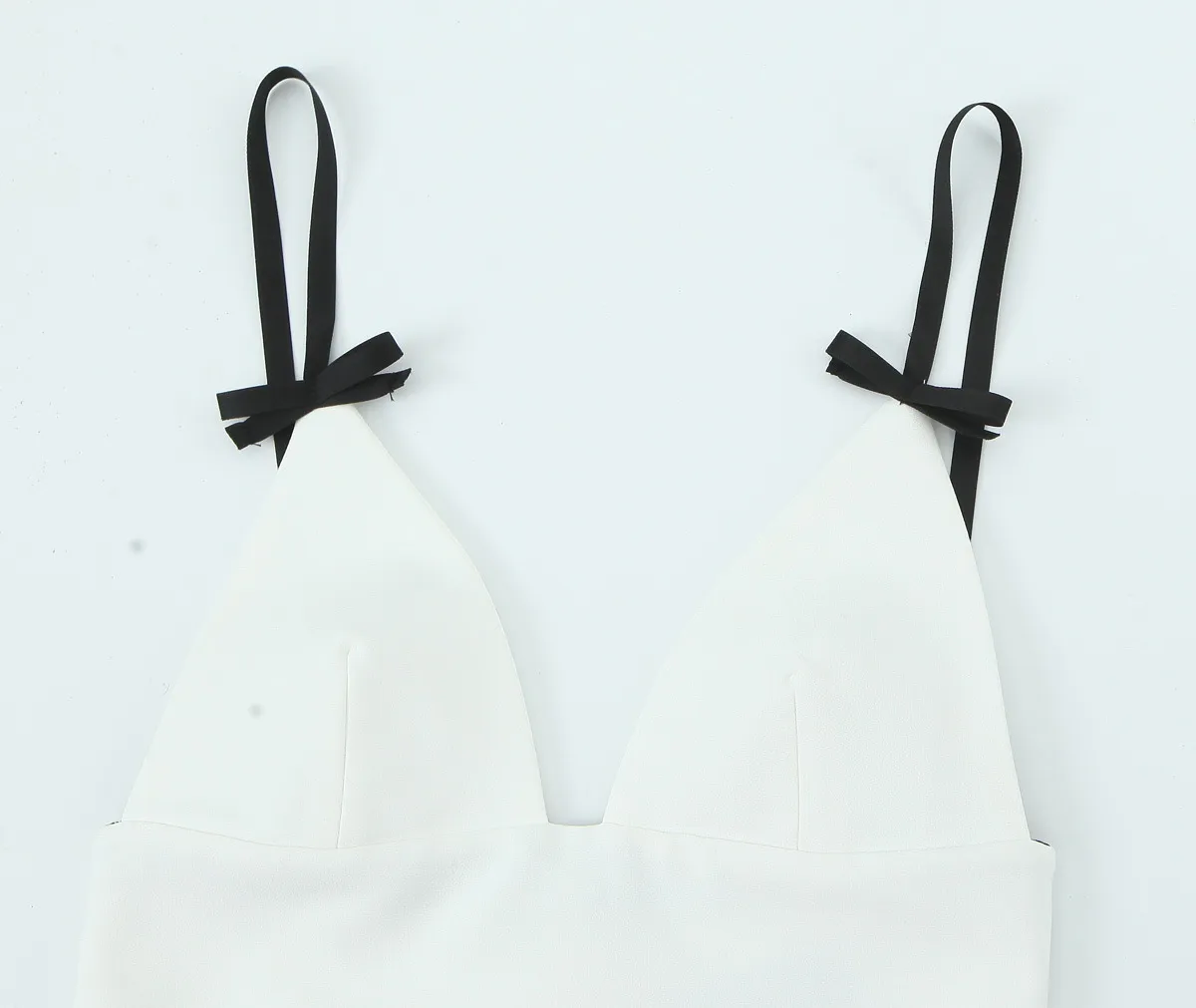 Women's Strap Dress Elegant Strap Sleeveless Solid Color Above Knee Holiday Banquet Selfie display picture 3