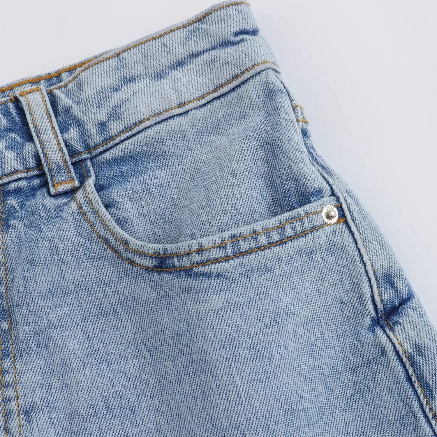Women's Casual Daily Simple Style Solid Color Shorts Jeans display picture 7