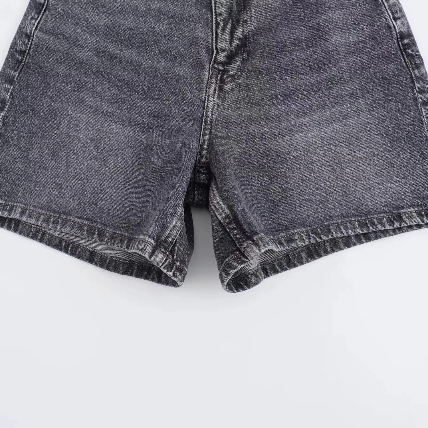 Women's Casual Daily Simple Style Solid Color Shorts Jeans display picture 25