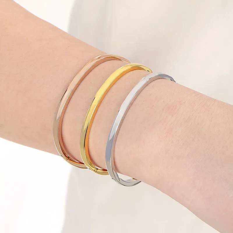 Simple Style Oval 304 Stainless Steel 18K Gold Plated Women's Bangle display picture 2