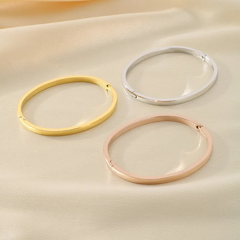 Simple Style Oval 304 Stainless Steel 18K Gold Plated Women's Bangle display picture 4