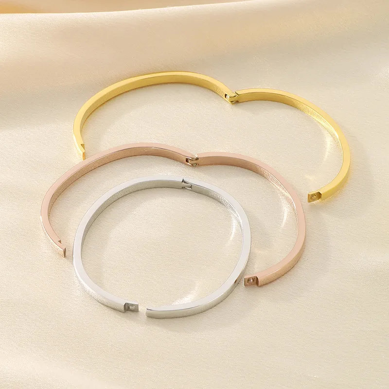 Simple Style Oval 304 Stainless Steel 18K Gold Plated Women's Bangle display picture 7