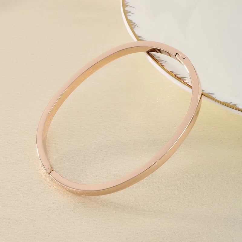 Simple Style Oval 304 Stainless Steel 18K Gold Plated Women's Bangle display picture 8