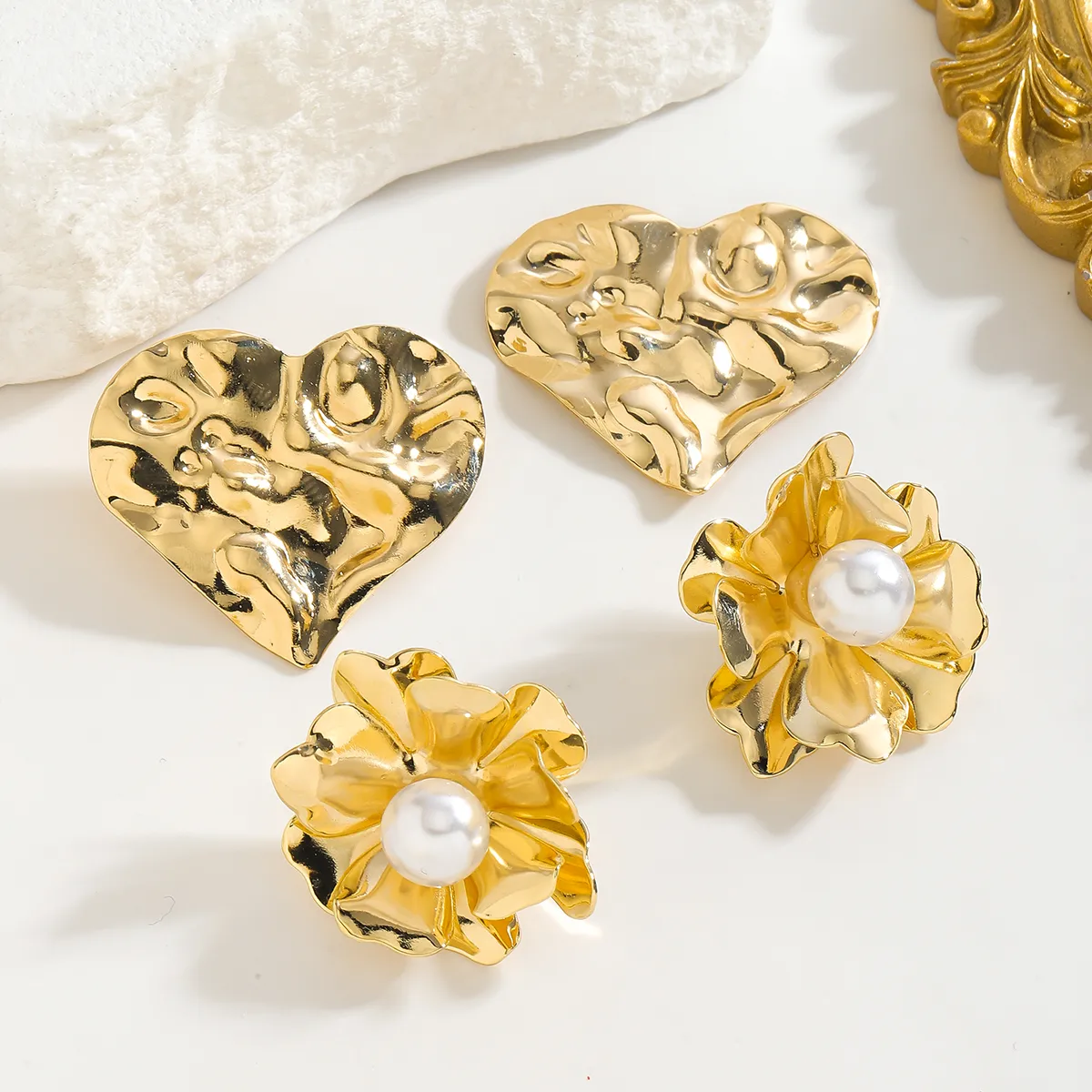 1 Pair Vacation Classic Style Heart Shape Flower Imitation Pearl Alloy Ear Studs display picture 8
