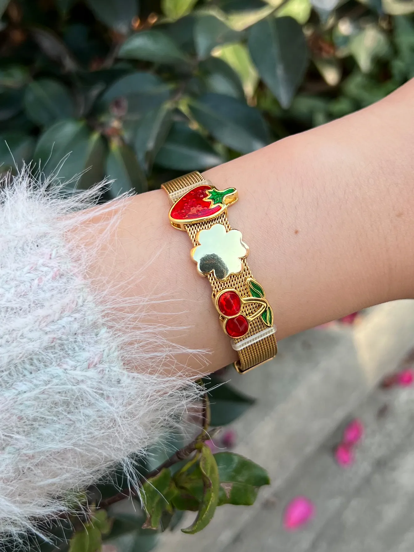 Cute Romantic Cherry Heart Shape Strawberry 304 Stainless Steel Brass Unisex Bangle display picture 3