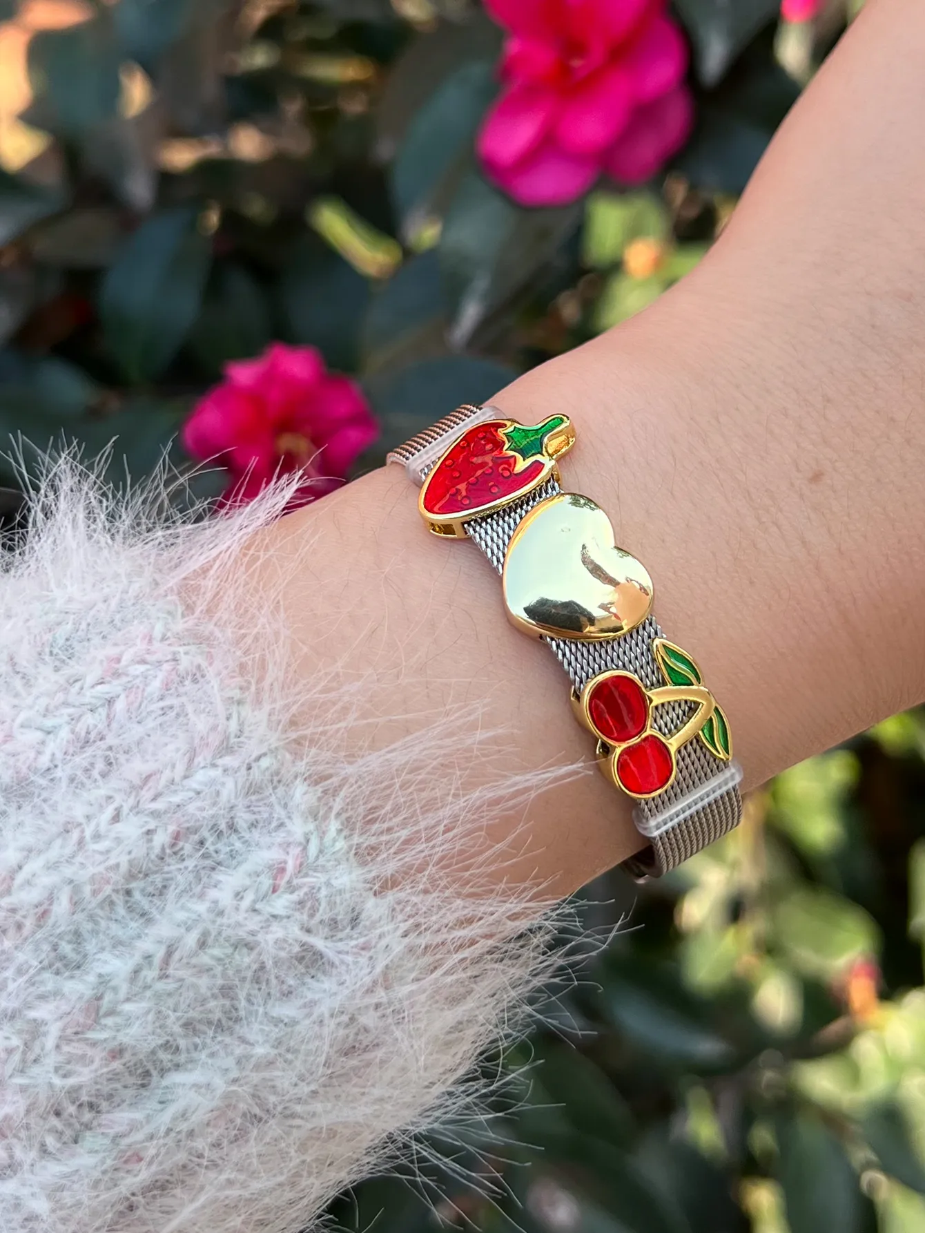Cute Romantic Cherry Heart Shape Strawberry 304 Stainless Steel Brass Unisex Bangle display picture 4