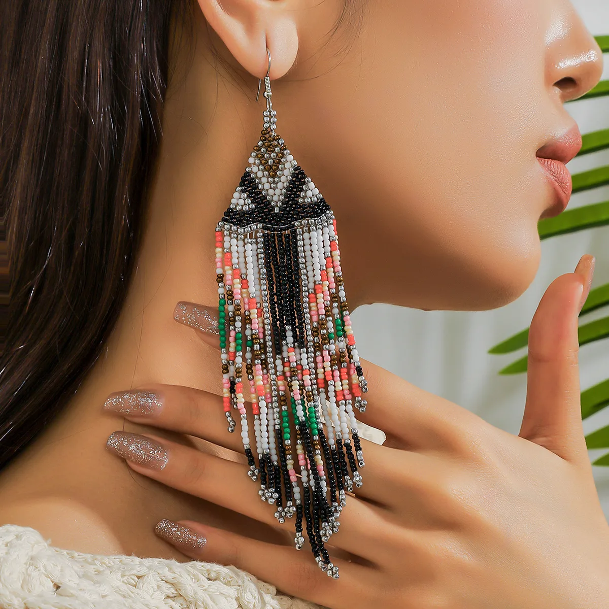 1 Pair Retro Classic Style Colorful Seed Bead Drop Earrings display picture 11