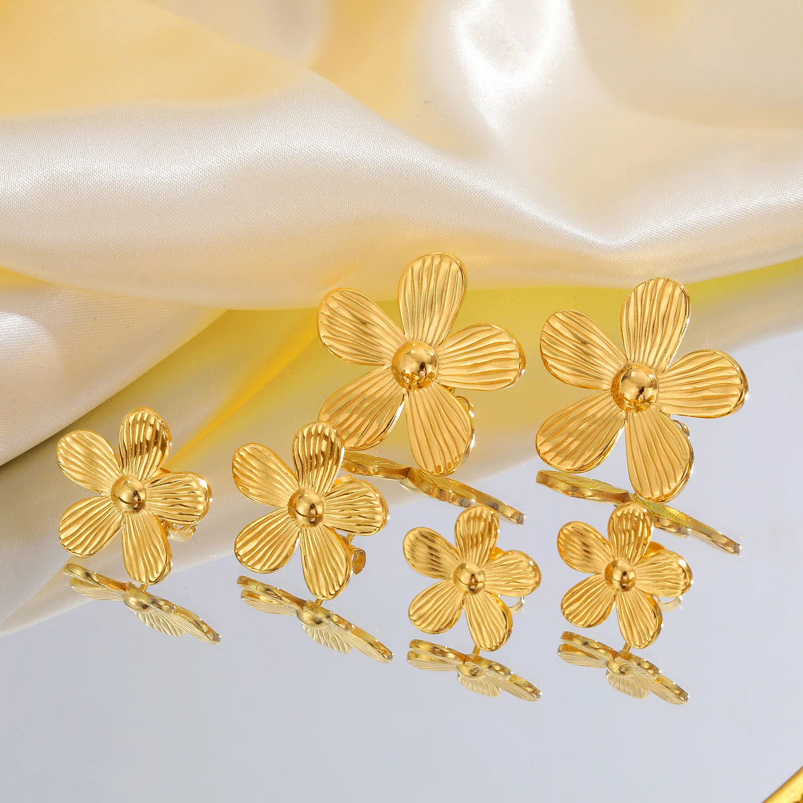 French Style Flower Plating 304 Stainless Steel 18K Gold Plated Butterfly Backs Ear Studs display picture 5