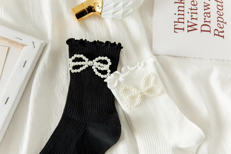 Women's Cute New Style Solid Color Cotton Crew Socks A Pair display picture 11