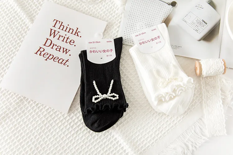 Women's Cute New Style Solid Color Cotton Crew Socks A Pair display picture 5