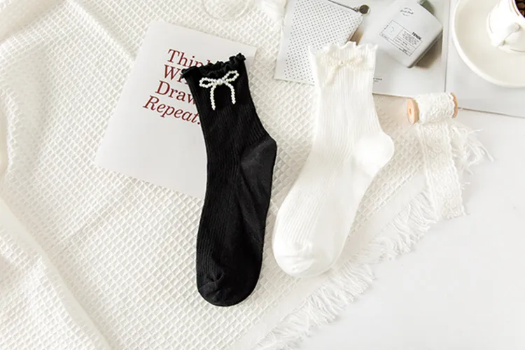 Women's Cute New Style Solid Color Cotton Crew Socks A Pair display picture 7