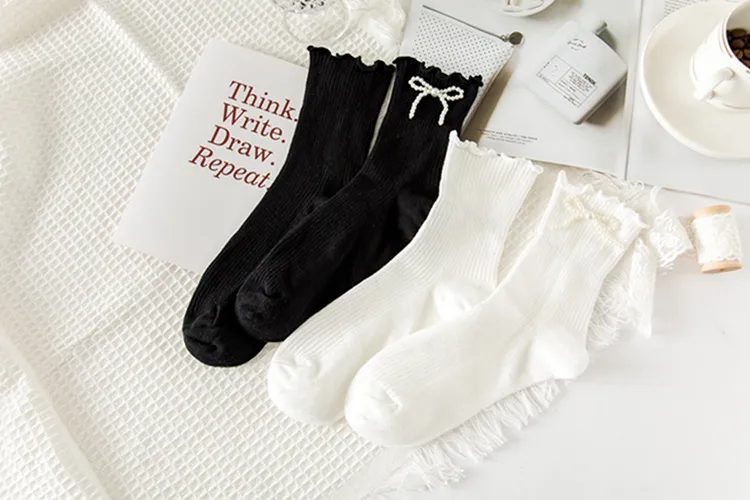 Women's Cute New Style Solid Color Cotton Crew Socks A Pair display picture 9