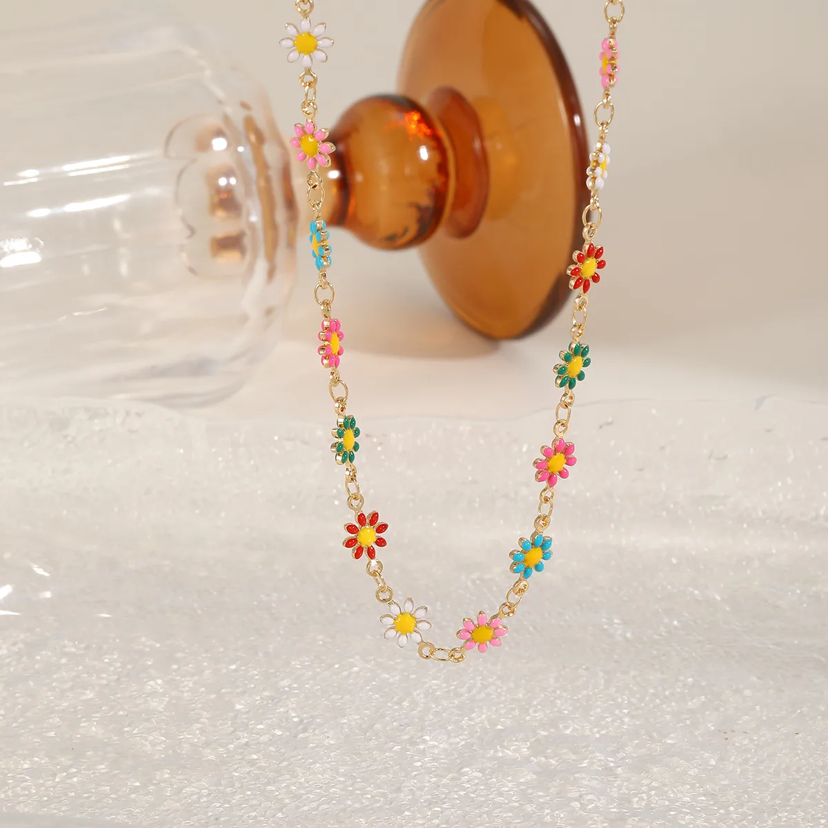 Casual Cute Simple Style Geometric Flower Copper Epoxy Plated With KC Gold Women's Necklace display picture 2