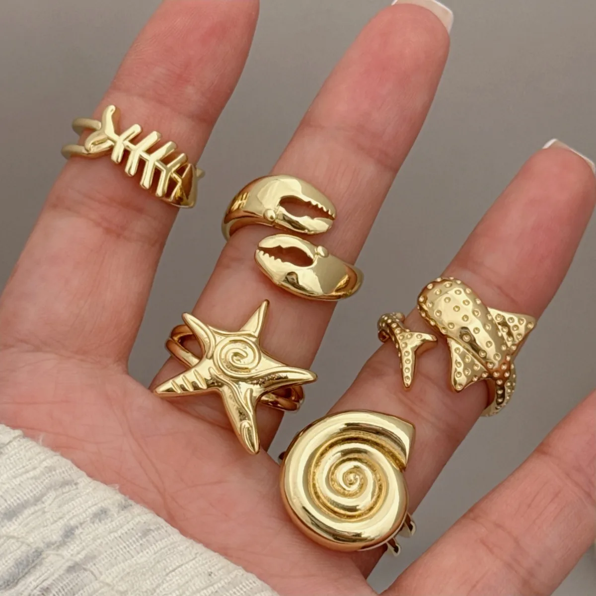 Retro Marine Style Classic Style Starfish Conch Fish Copper Asymmetrical 18K Gold Plated Women's Open Rings display picture 3