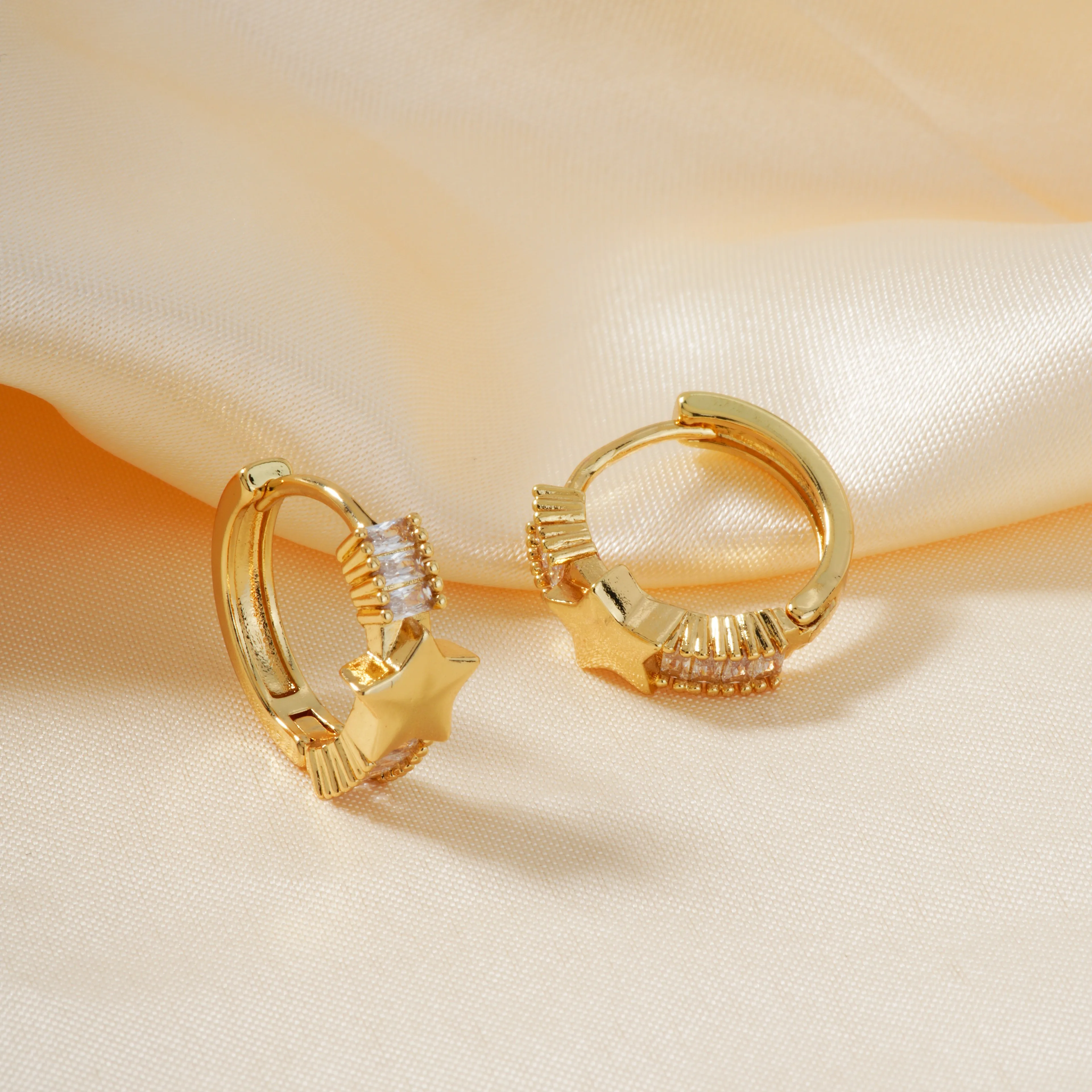 1 Pair Shiny Heart Shape Plating Copper Zircon K Gold Plated Rhodium Plated Earrings display picture 2