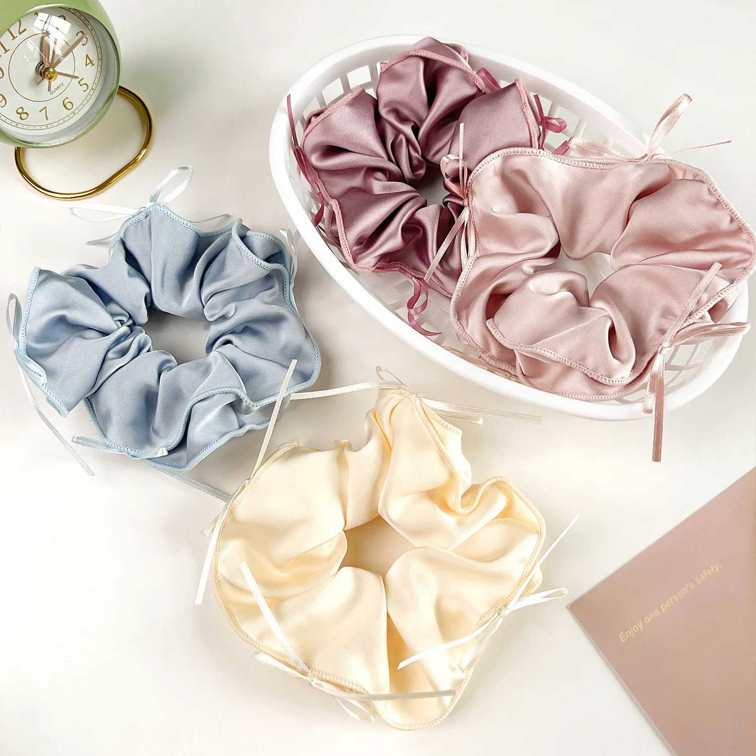 Women's Sweet Solid Color Satin Hair Tie display picture 3