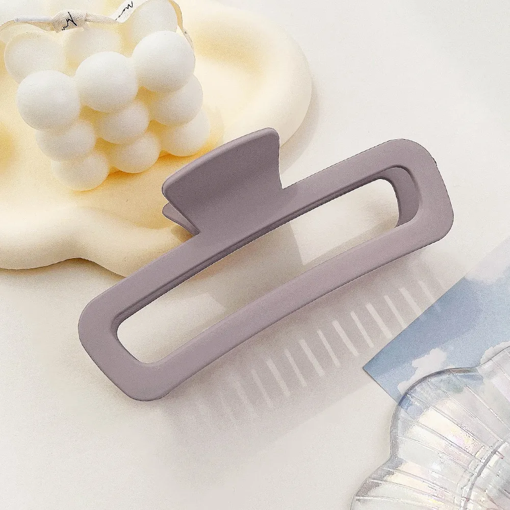 Women's Classic Style Solid Color Plastic Hair Claws display picture 11