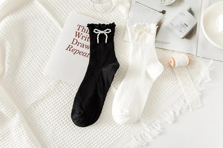 Women's Cute New Style Solid Color Cotton Crew Socks A Pair display picture 8