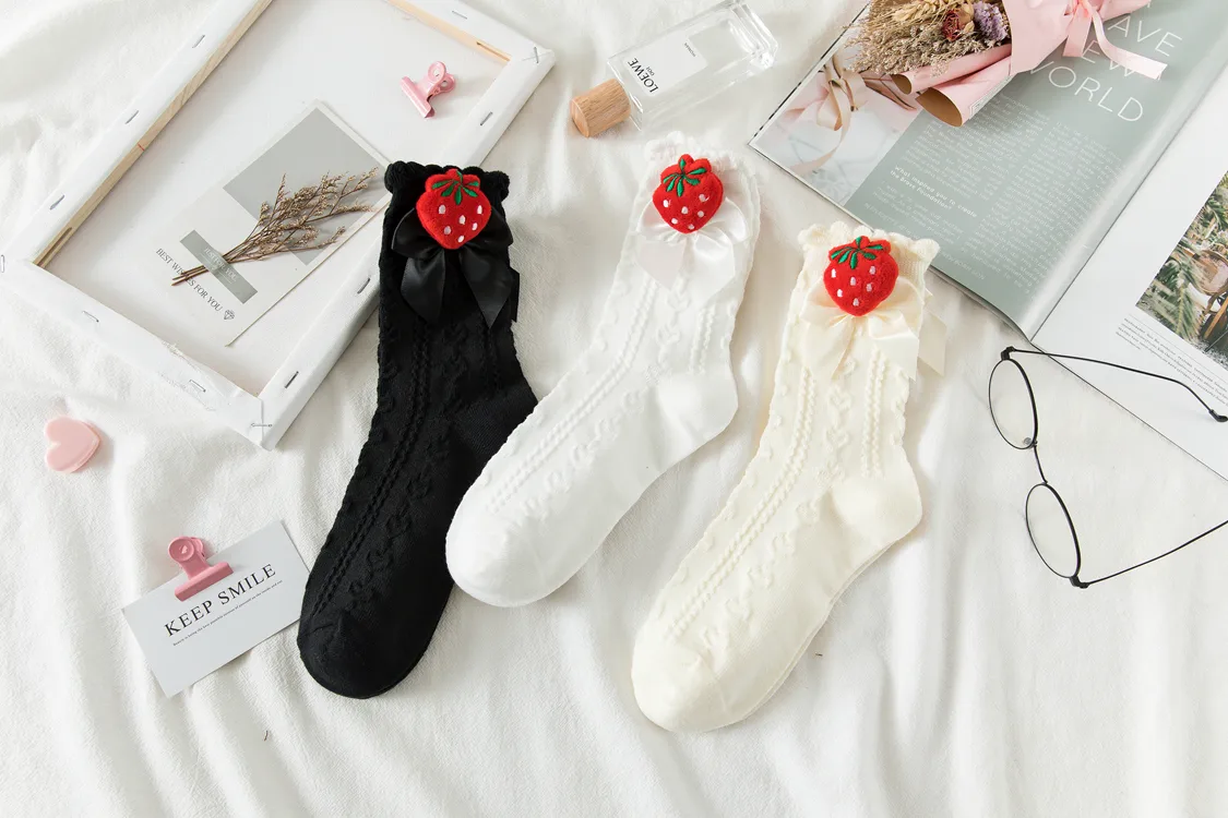 Women's Sweet Strawberry Bow Knot Cotton Ankle Socks A Pair display picture 1