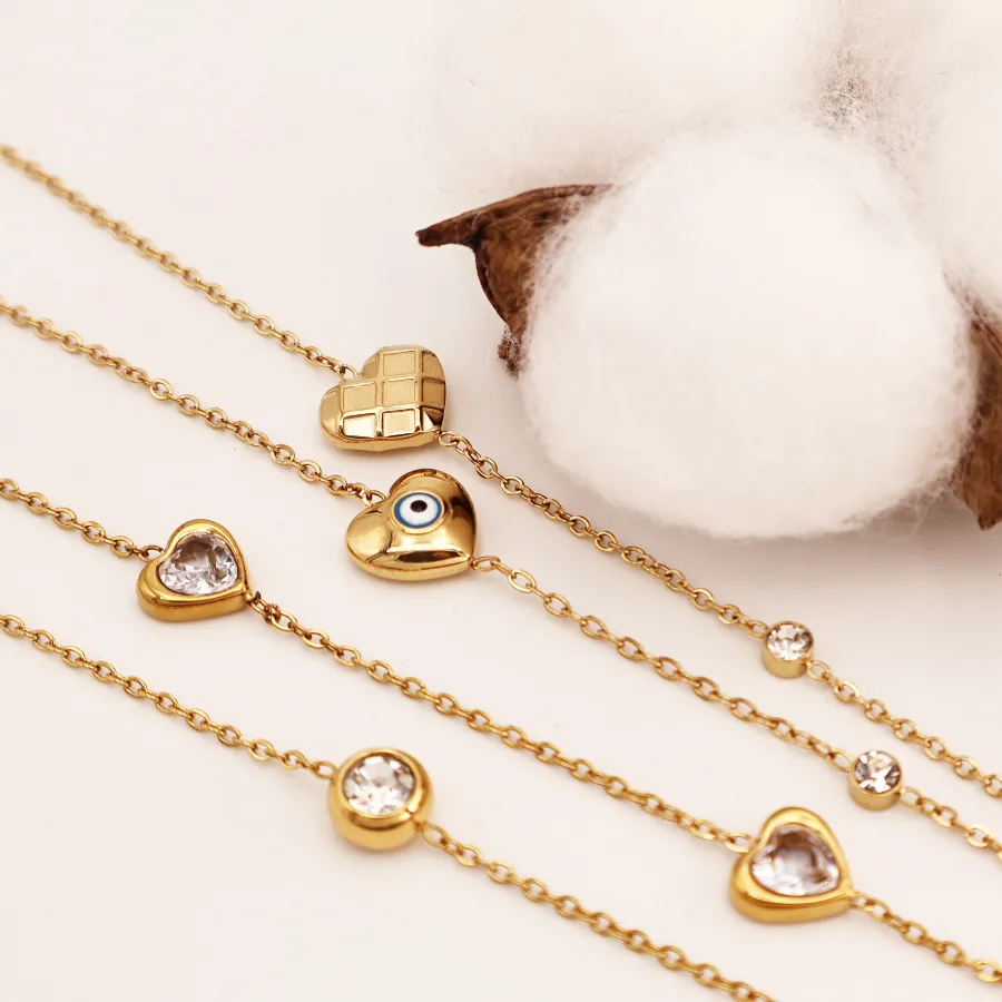 Retro Classic Style Heart Shape Eye 304 Stainless Steel Titanium Steel Plating Zircon 18K Gold Plated Women's Pendant Necklace display picture 11