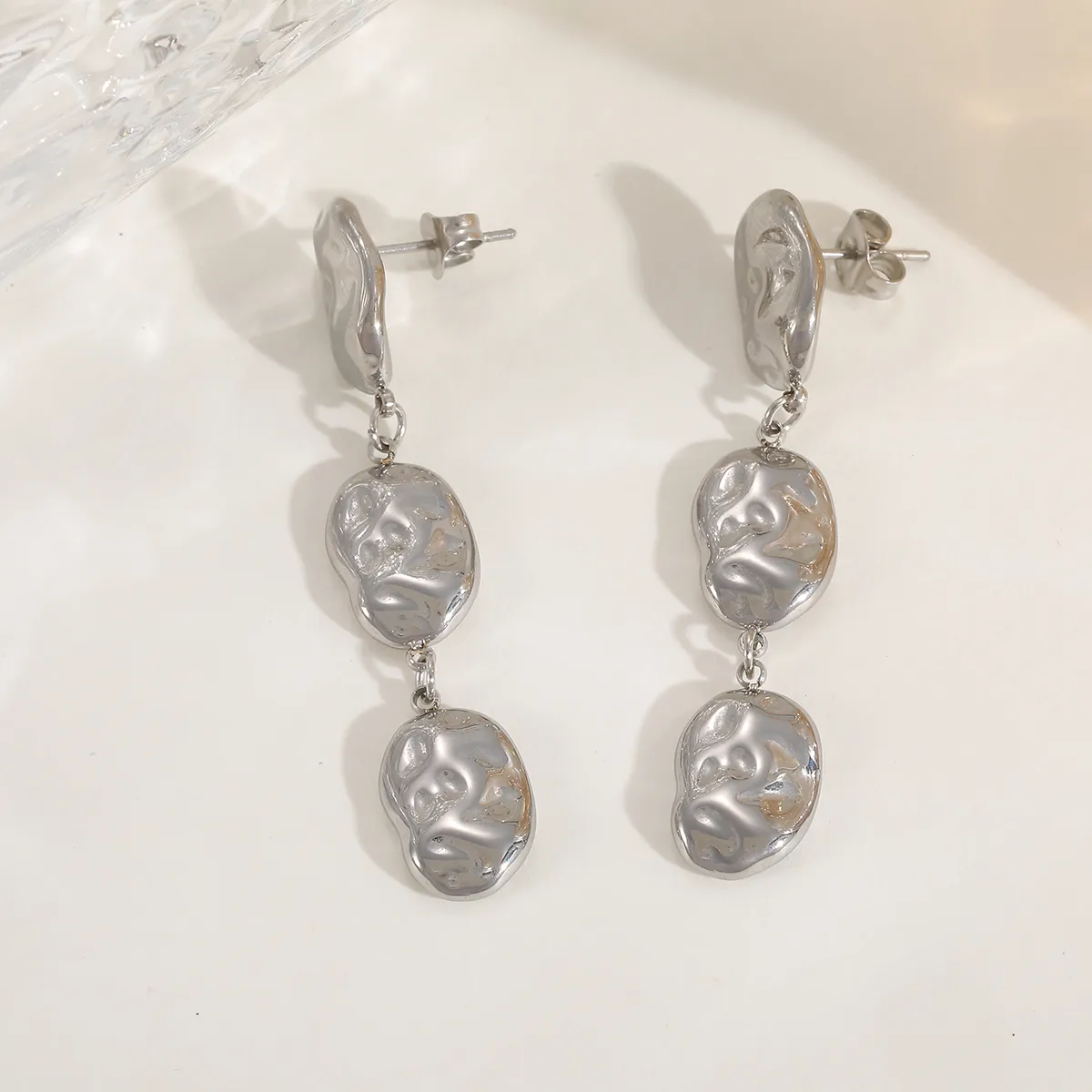 1 Pair Vintage Style Exaggerated Round Plating 304 Stainless Steel 18K Gold Plated Drop Earrings display picture 4
