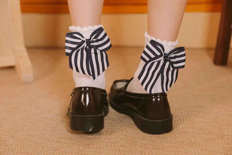Women's JK Wind Cute Solid Color Cotton Crew Socks A Pair display picture 1
