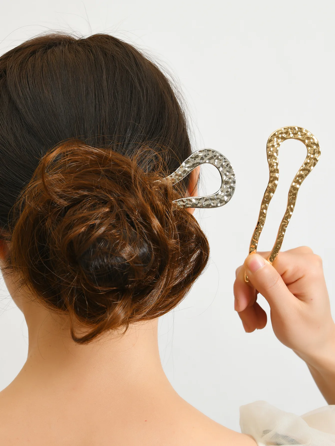 Women's Simple Style Solid Color Alloy Hair Sticks display picture 3