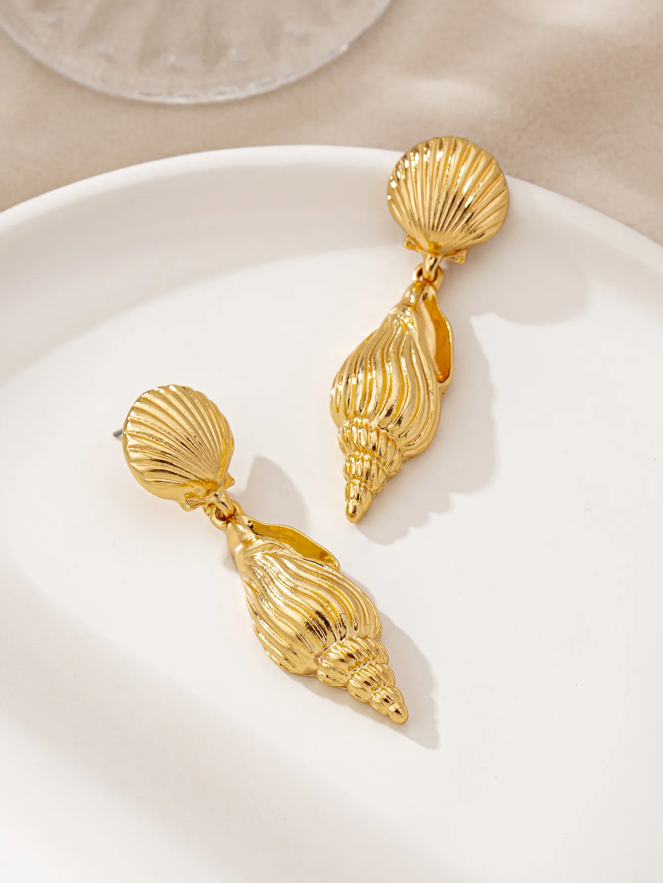 1 Pair Vacation Classic Style Solid Color Plating Zinc Alloy Drop Earrings display picture 3