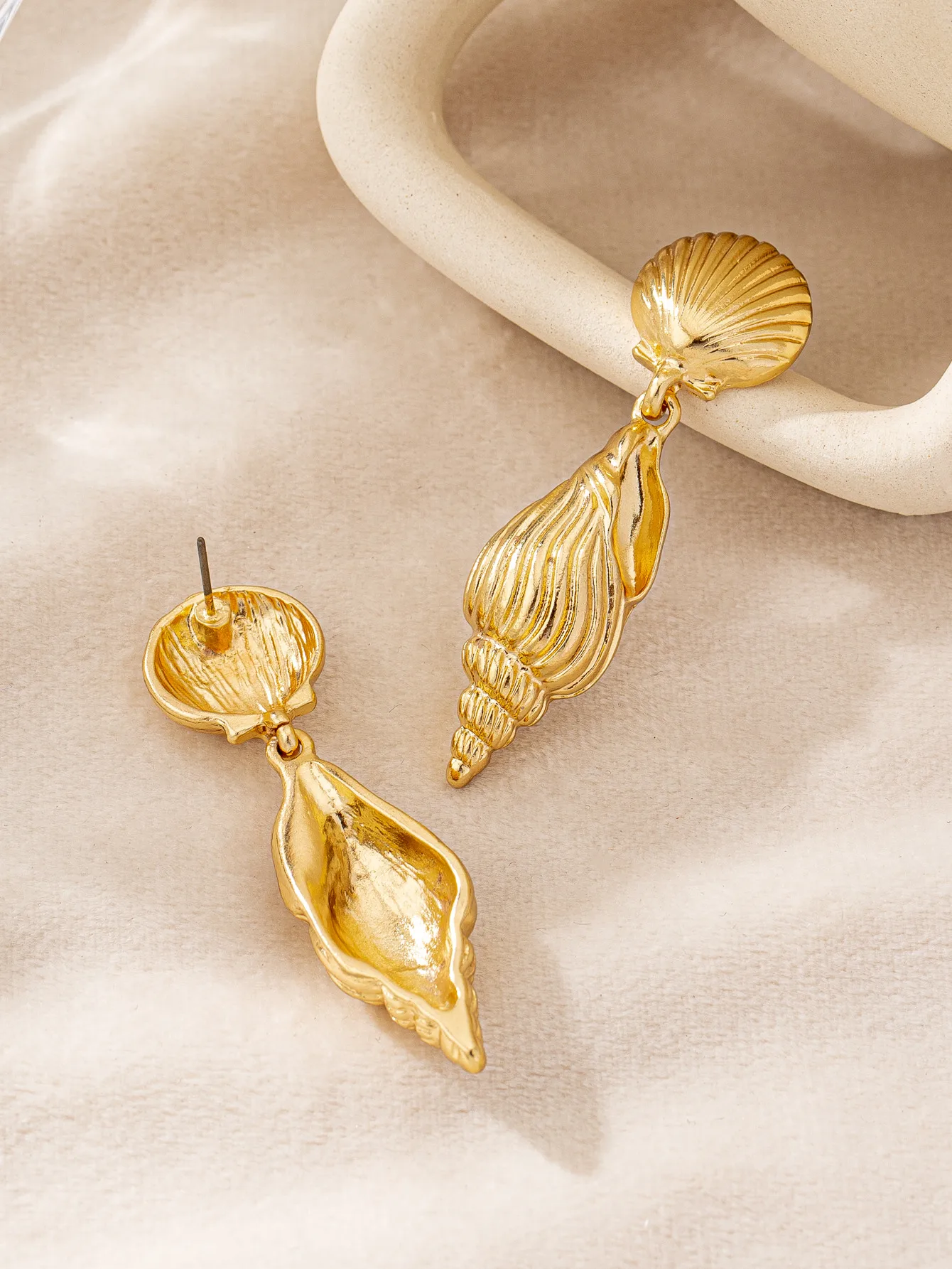 1 Pair Vacation Classic Style Solid Color Plating Zinc Alloy Drop Earrings display picture 4