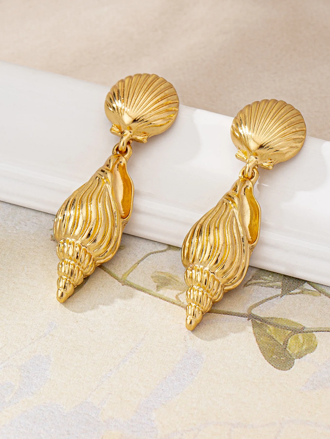 1 Pair Vacation Classic Style Solid Color Plating Zinc Alloy Drop Earrings display picture 6