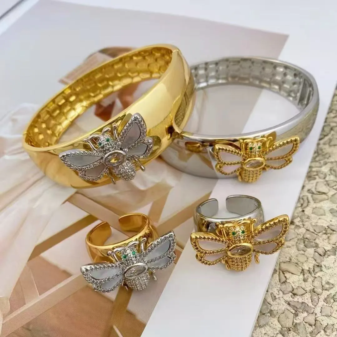Classic Style Solid Color Bee Copper Plating Inlay Zircon 18K Gold Plated Women's Jewelry Set display picture 3