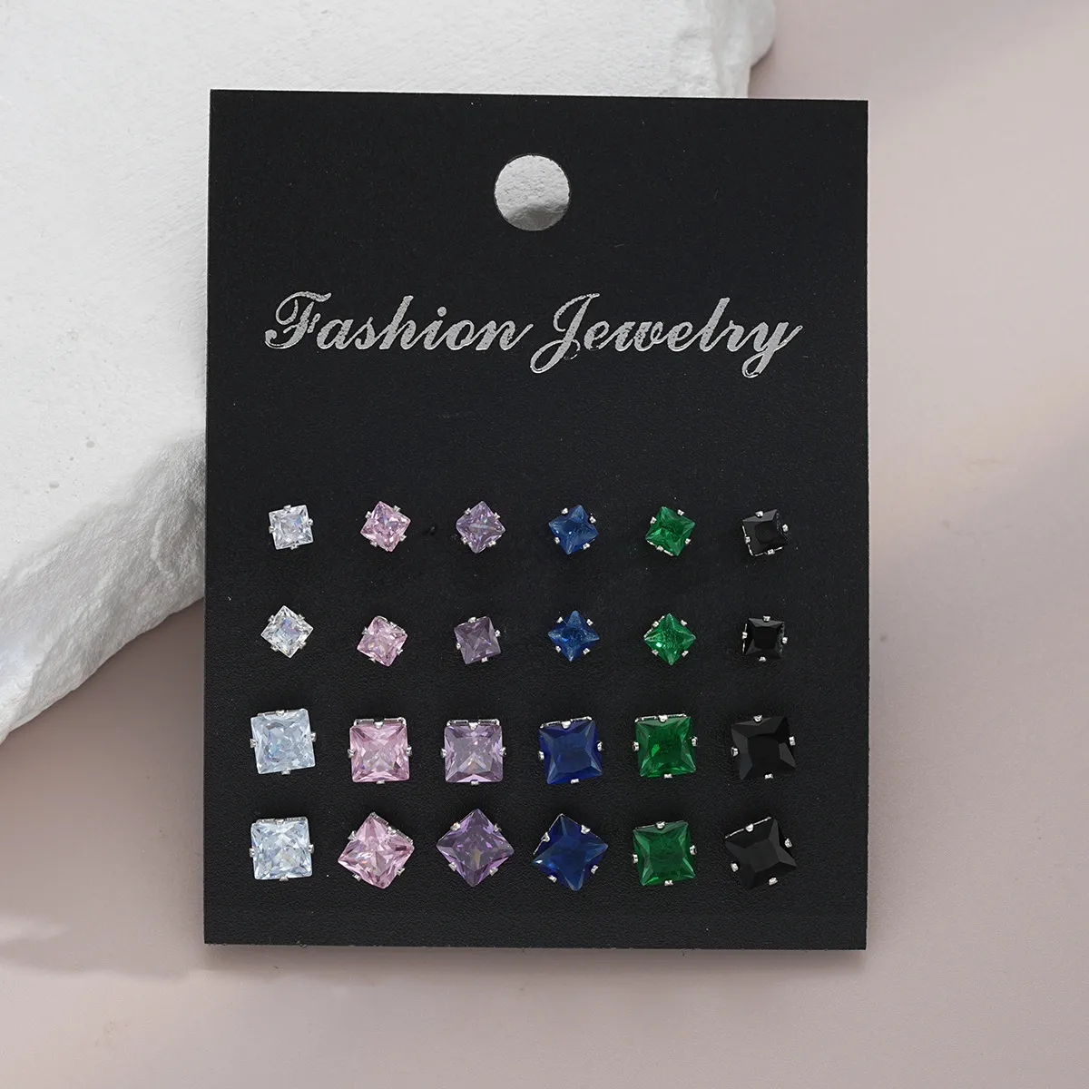 1 Set Retro Classic Style Geometric Plating Alloy Zircon Small Stud Earrings display picture 11
