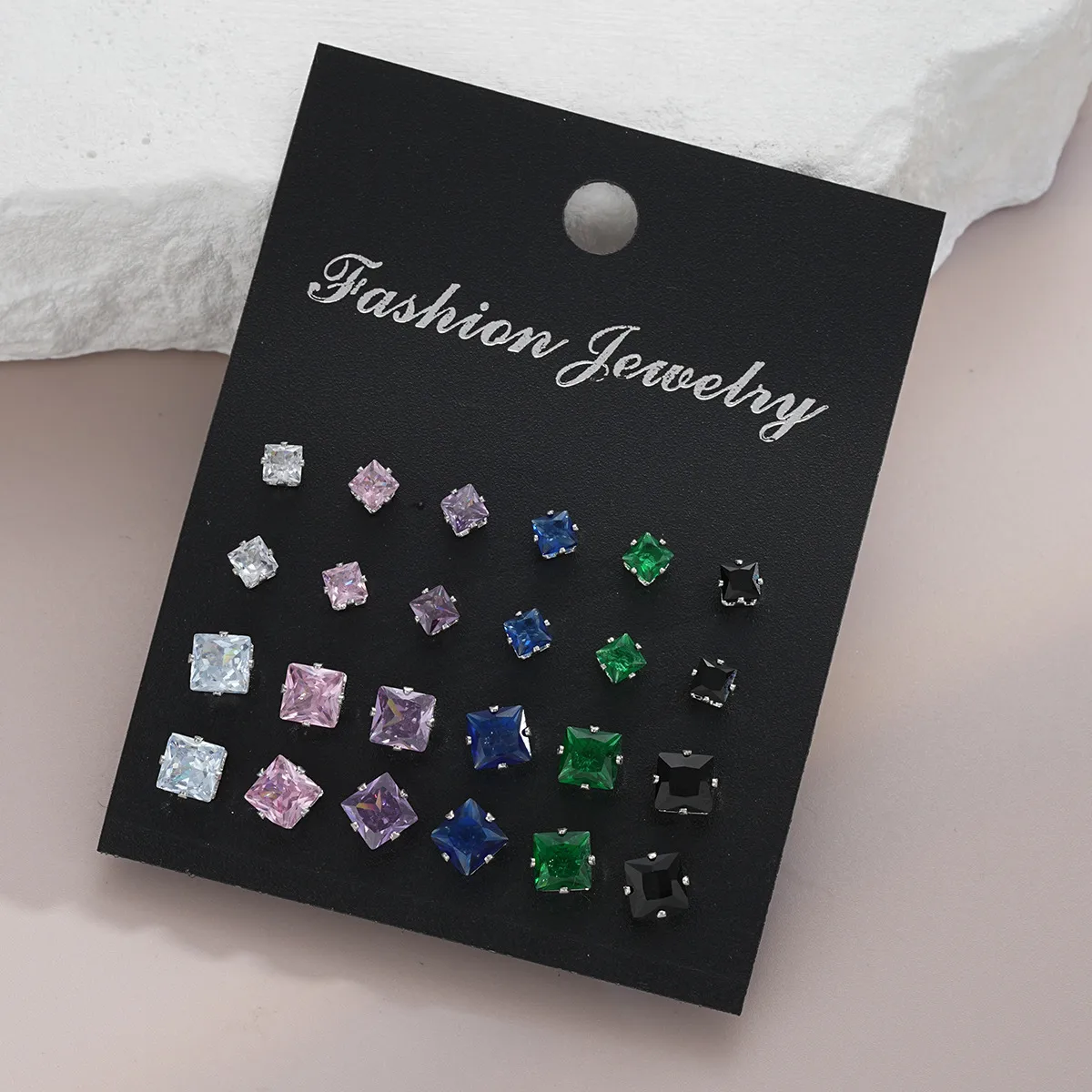 1 Set Retro Classic Style Geometric Plating Alloy Zircon Small Stud Earrings display picture 12
