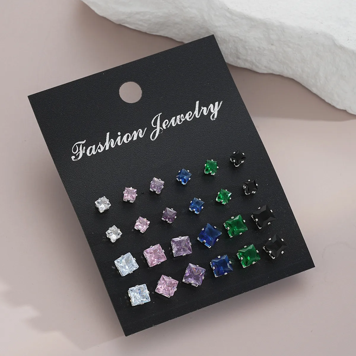 1 Set Retro Classic Style Geometric Plating Alloy Zircon Small Stud Earrings display picture 13