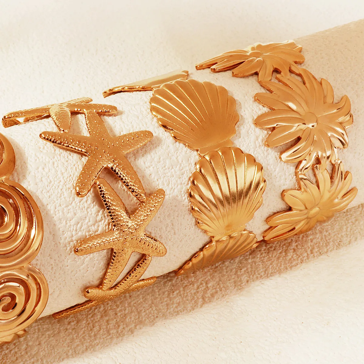 Vacation Starfish Conch Shell 304 Stainless Steel 18K Gold Plated Women's Bangle display picture 3